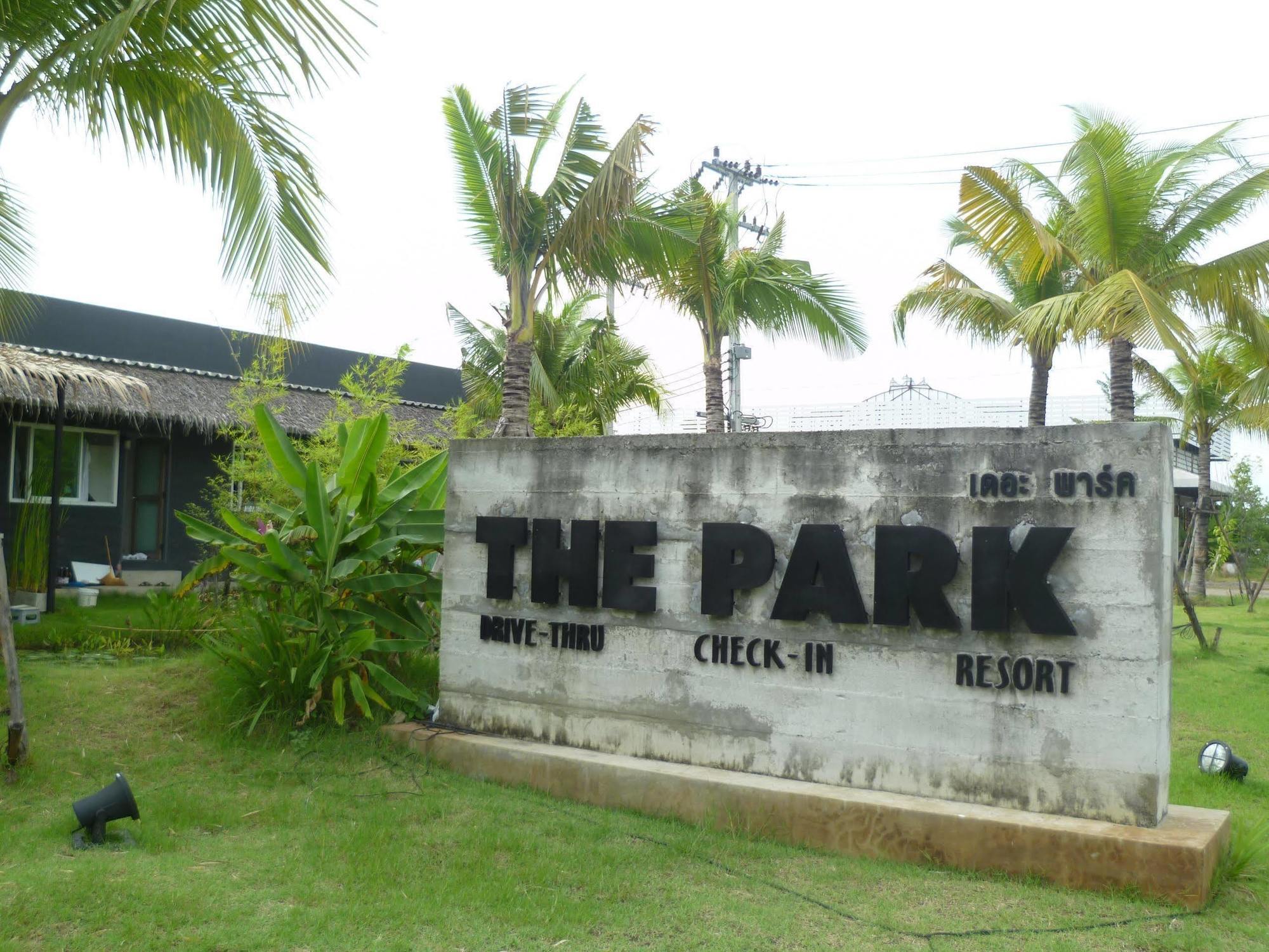 The Park Drive-Thru Check-In Resort Bangkok Eksteriør bilde