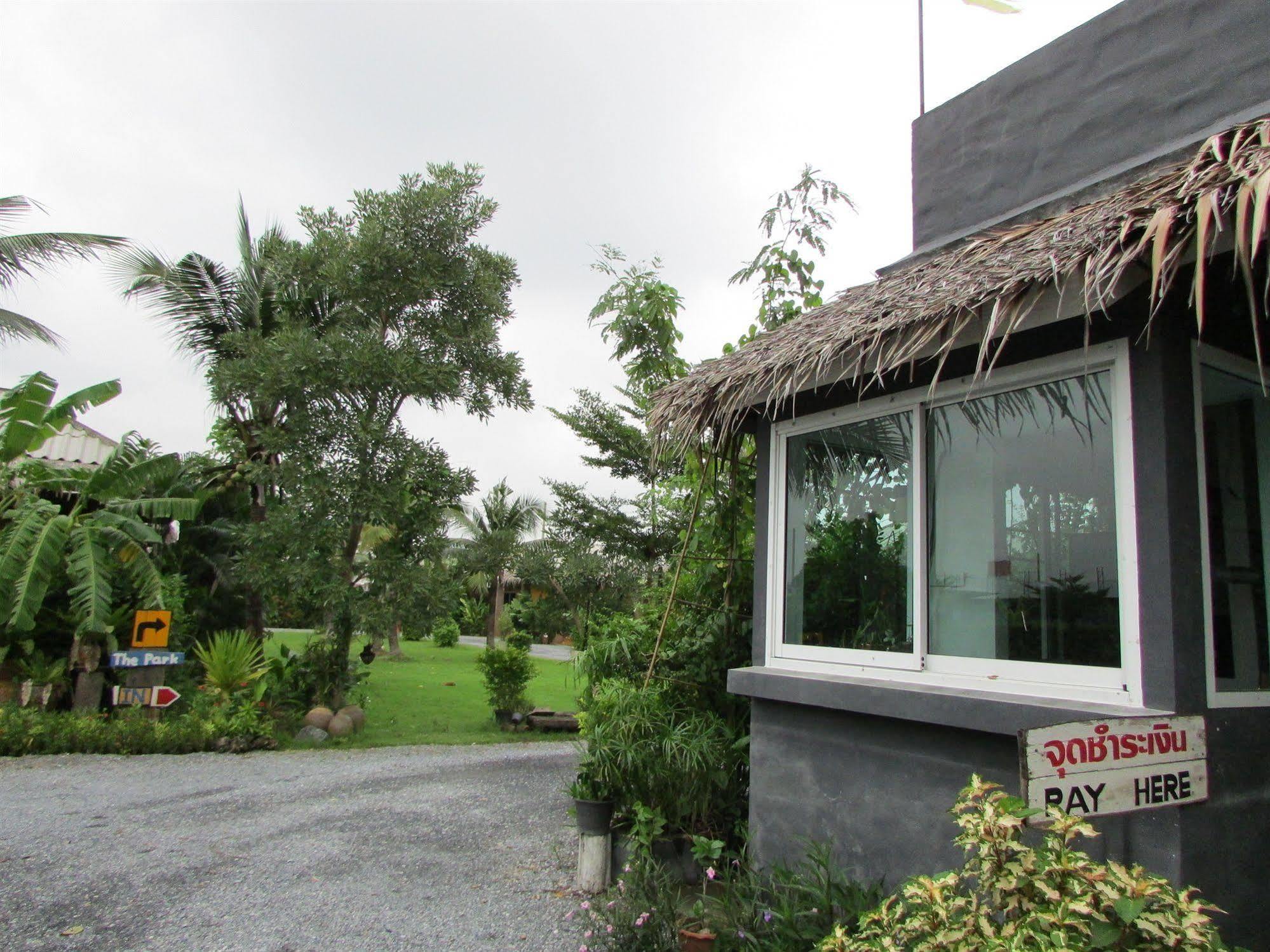 The Park Drive-Thru Check-In Resort Bangkok Eksteriør bilde